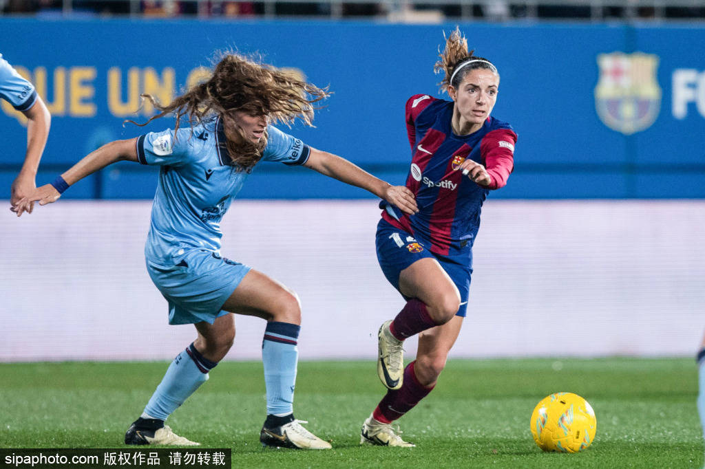 本赛季女足, 的精湛 本赛季女足, 的精湛